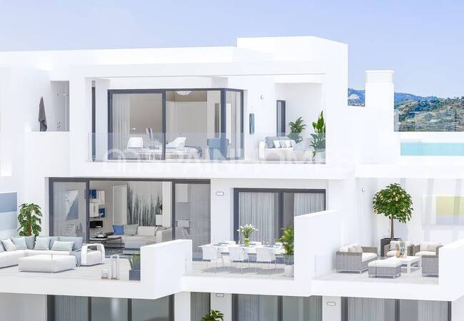 Mijas'ta Güvenlikli Site İçinde Avantajlı Konumlu Golf Daireleri 3