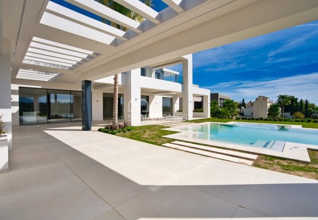 Deluxe Villa Within a Prestigious Urbanization in Benahavis 5