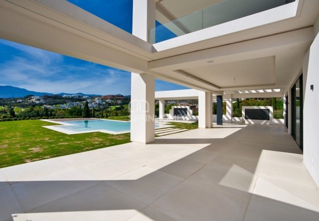 Deluxe Villa Within a Prestigious Urbanization in Benahavis 6