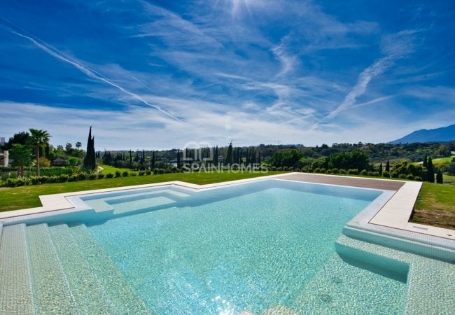 Deluxe Villa Within a Prestigious Urbanization in Benahavis 7