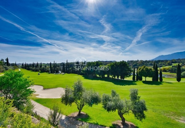 Deluxe Villa Within a Prestigious Urbanization in Benahavis 3