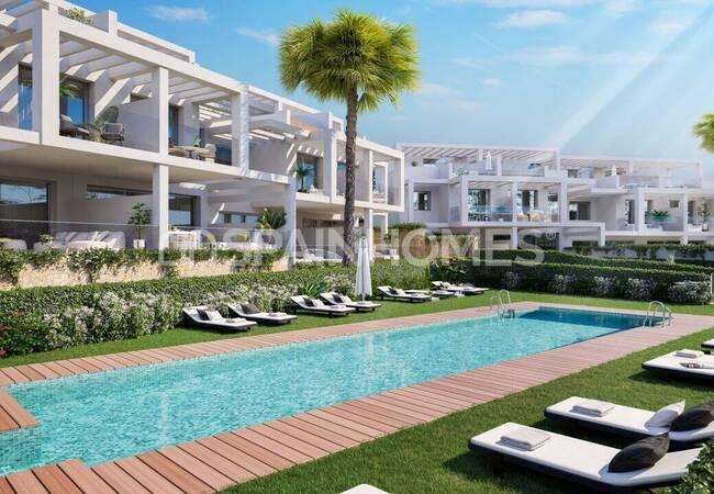 Sea View Townhouses in Fabulous Residential Development of Manilva 2