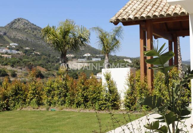 Luxury Apartments Within an Exclusive Community in Benahavis 18