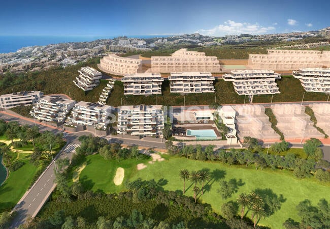 La Cala De Mijas'ta Golf Sahası Yanında Avantajlı Konumlu Daireler 1