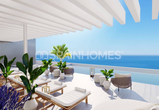 Málaga'da Deniz Manzaralı Modern Tasarımlı Daireler