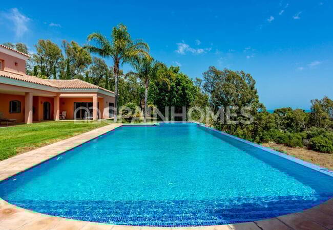 Отдельная Вилла с Видом на Море в Хорошем Месте Бенальмадены 3