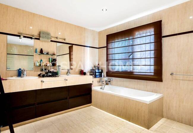 Отдельная Вилла с Видом на Море в Хорошем Месте Бенальмадены 25