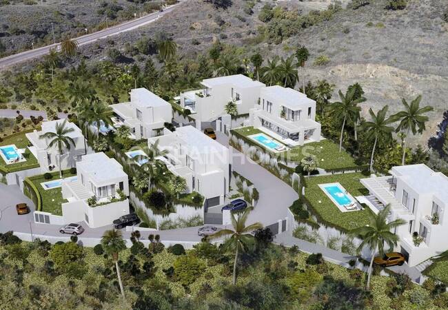 Mijas'ta Avantajlı Konumda Deniz Manzaralı Müstakil Villalar 6