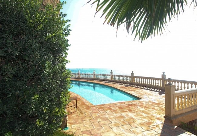 Fantastically Located Beachfront Prestigious Villa in Mijas 9