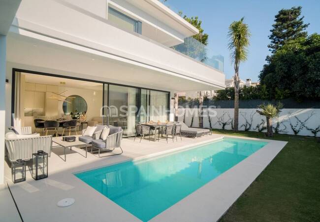 Marbella'da Prestijli Bölgede Çağdaş Tasarımlı Villa