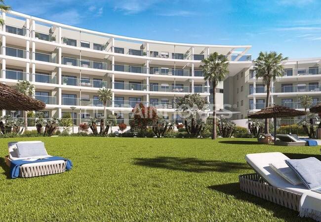 Manilva'nın Merkezi Konumunda Yer Alan Ferah Daireler 1