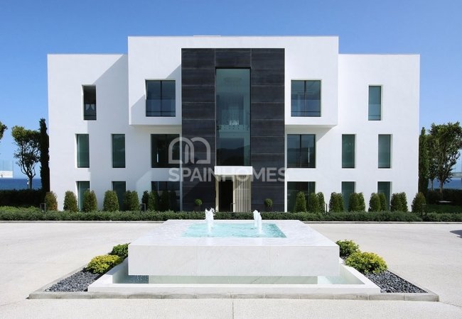 Estepona'da Avantajlı Konumda Deniz Manzaralı Lüks Daire 12