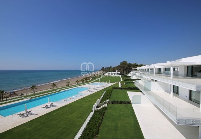 Estepona'da Avantajlı Konumda Deniz Manzaralı Lüks Daire 5