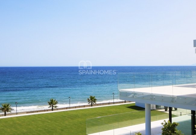 Estepona'da Avantajlı Konumda Deniz Manzaralı Lüks Daire 3