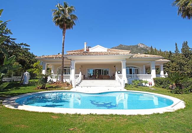 Villa Exclusive Avec Vue Dégagée Et Piscine À Marbella 1