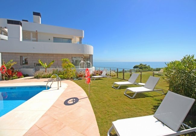 Mijas'da Merkezi Konumda Satılık Çatı Katı Daireler 4