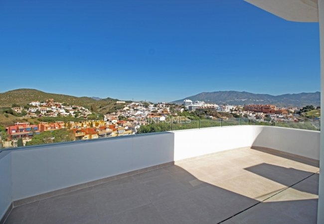 Mijas'da Merkezi Konumda Satılık Çatı Katı Daireler 18