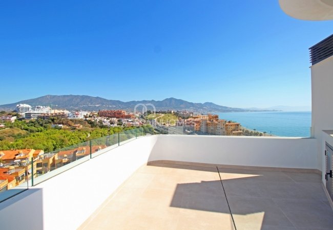 Mijas'da Merkezi Konumda Satılık Çatı Katı Daireler 17