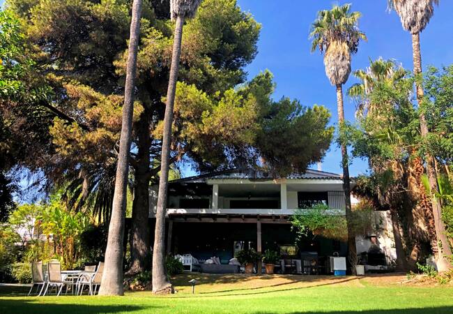 Villa Bien Situada Con Jardines Tropicales En Fuengirola 1