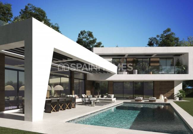 Großartig Gelegene Prestigeträchtige Villa In Marbella 2