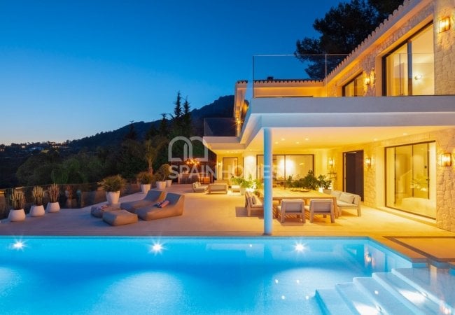 Well-located High-end House in Marbella's Prime Location 6