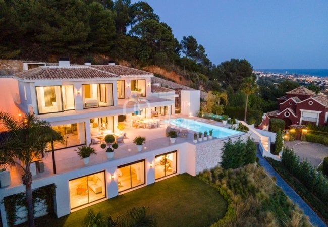 Well-located High-end House in Marbella's Prime Location 3