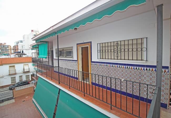 Fuengirola'da Plaja Yakın Merkezi Konumlu Satılık Daire 1
