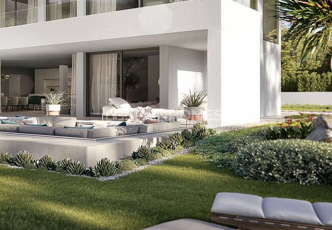 Well-located Luxury Sea View Detached Villas in Manilva 9
