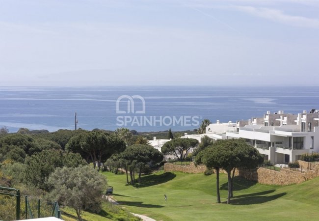 Marbella’da Avantajlı Konumda Taşınmaya Hazır Golf Villaları 2