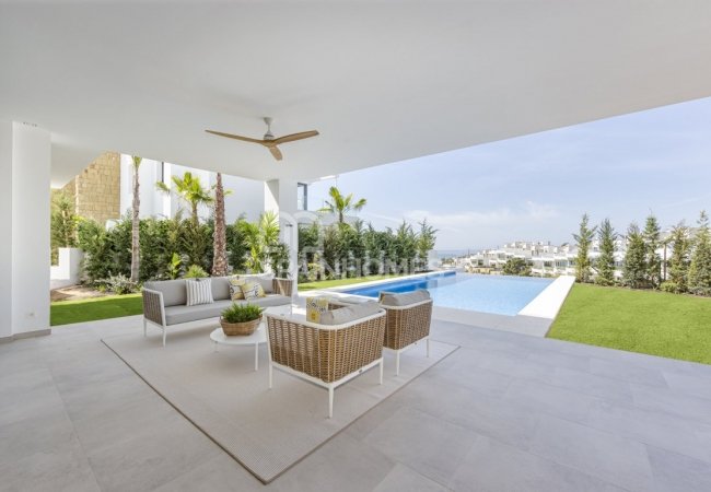 Marbella’da Avantajlı Konumda Taşınmaya Hazır Golf Villaları 13