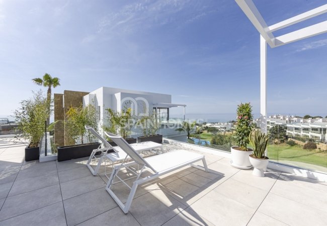 Marbella’da Avantajlı Konumda Taşınmaya Hazır Golf Villaları 15