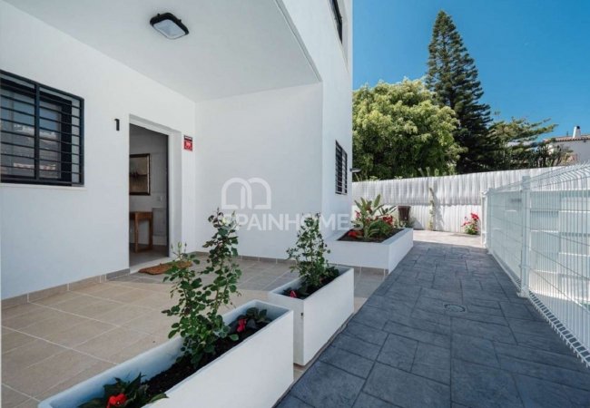 Fuengirola’da Sahile Yakın Havuzlu Modern Evler 6