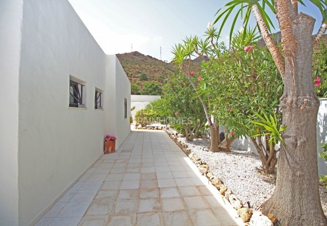 Well-located House at the Foot of the Mountains in Estepona 12