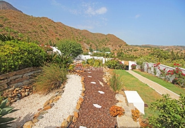 Well-located House at the Foot of the Mountains in Estepona 15