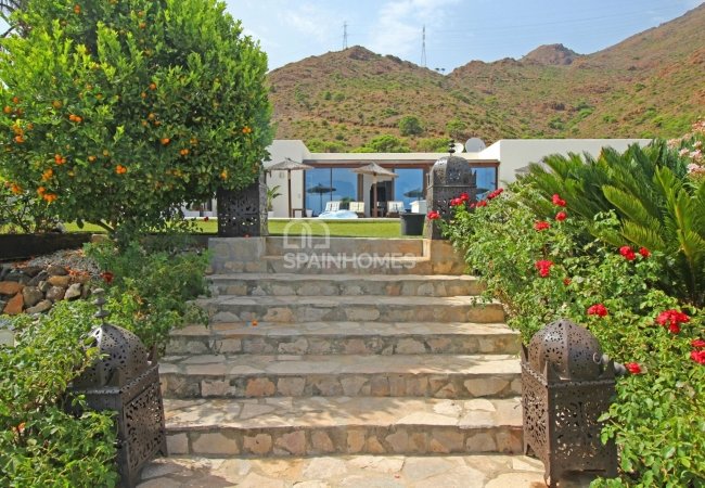Well-located House at the Foot of the Mountains in Estepona 16