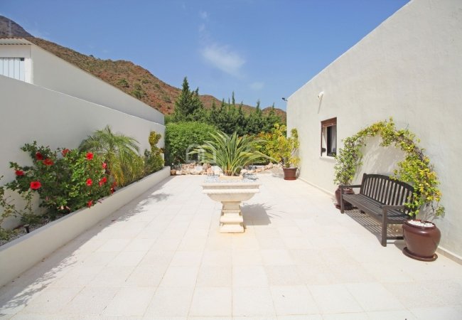 Well-located House at the Foot of the Mountains in Estepona 25