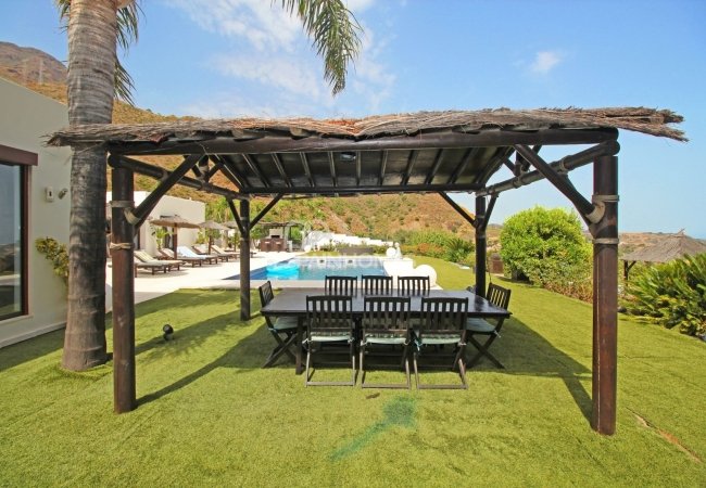 Well-located House at the Foot of the Mountains in Estepona 5