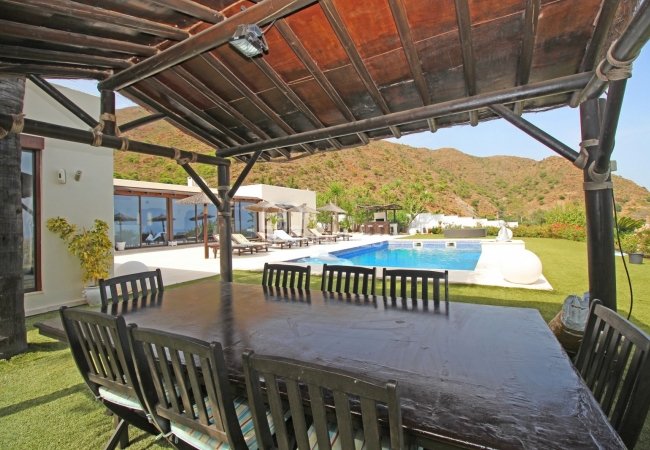 Well-located House at the Foot of the Mountains in Estepona 6