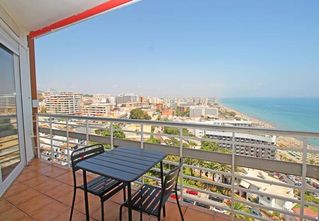 Bright Apartment in a Sought After Area of Torremolinos