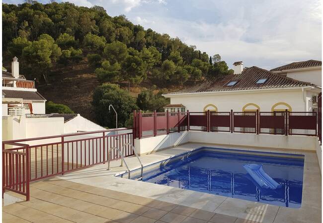 Centrally-located Flat with Rooftop Pool in Malaga City 1