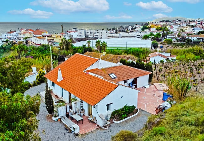 Benajarafe Málaga'da Sahile Yürüme Mesafesinde Kır Evi
