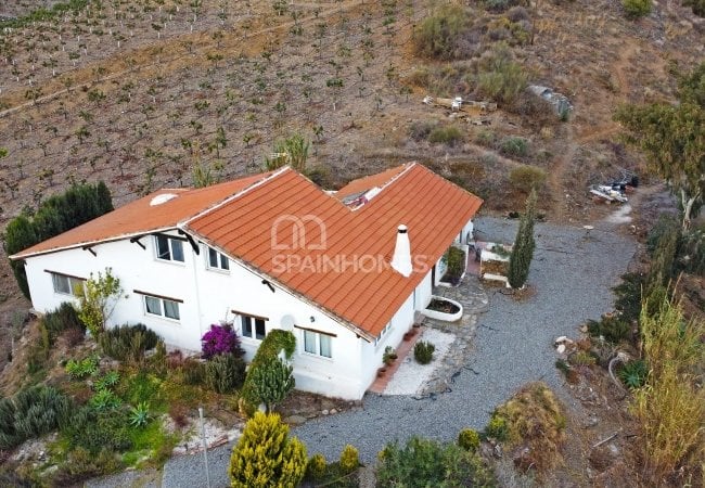 Benajarafe Málaga'da Sahile Yürüme Mesafesinde Kır Evi 2