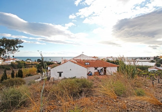 Benajarafe Málaga'da Sahile Yürüme Mesafesinde Kır Evi 9