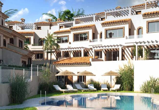 Golfside Houses in a Sought-after Neighborhood in Estepona 1