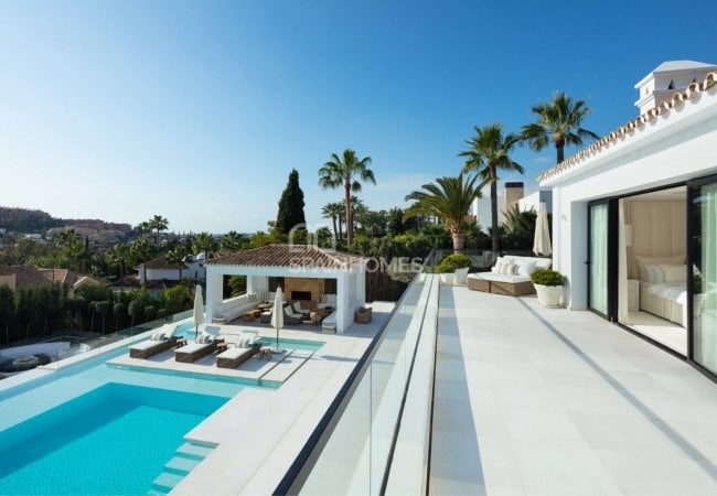 Stunning Detached Villa in a Golf Resorts Area in Marbella 7