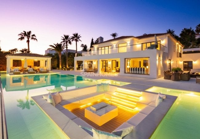 Stunning Detached Villa in a Golf Resorts Area in Marbella 13