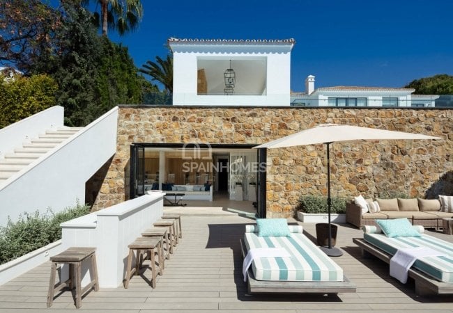 Stunning Detached Villa in a Golf Resorts Area in Marbella 6