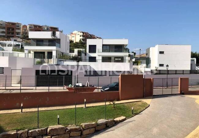 Affordable Off Plan Villas in a Sought After Area of Manilva 12