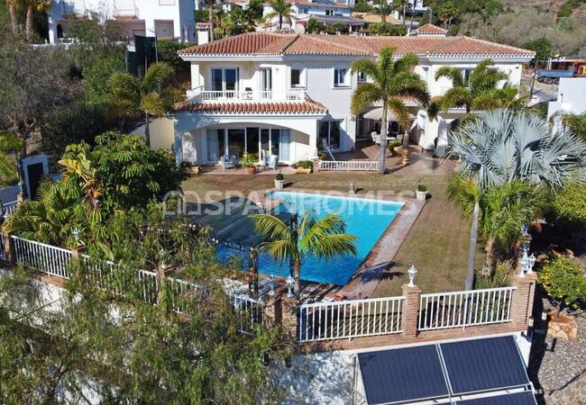 Benalmadena’da Elit Konumda Deniz Manzaralı Villa 3