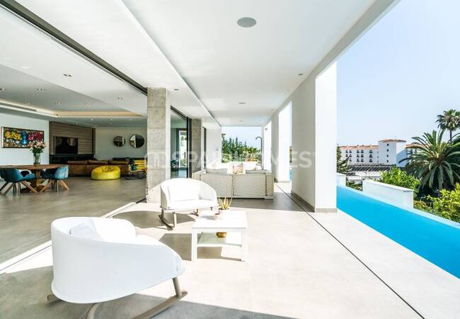 Marbella'da Satılık Çağdaş Tasarımlı Şık Müstakil Villa 4